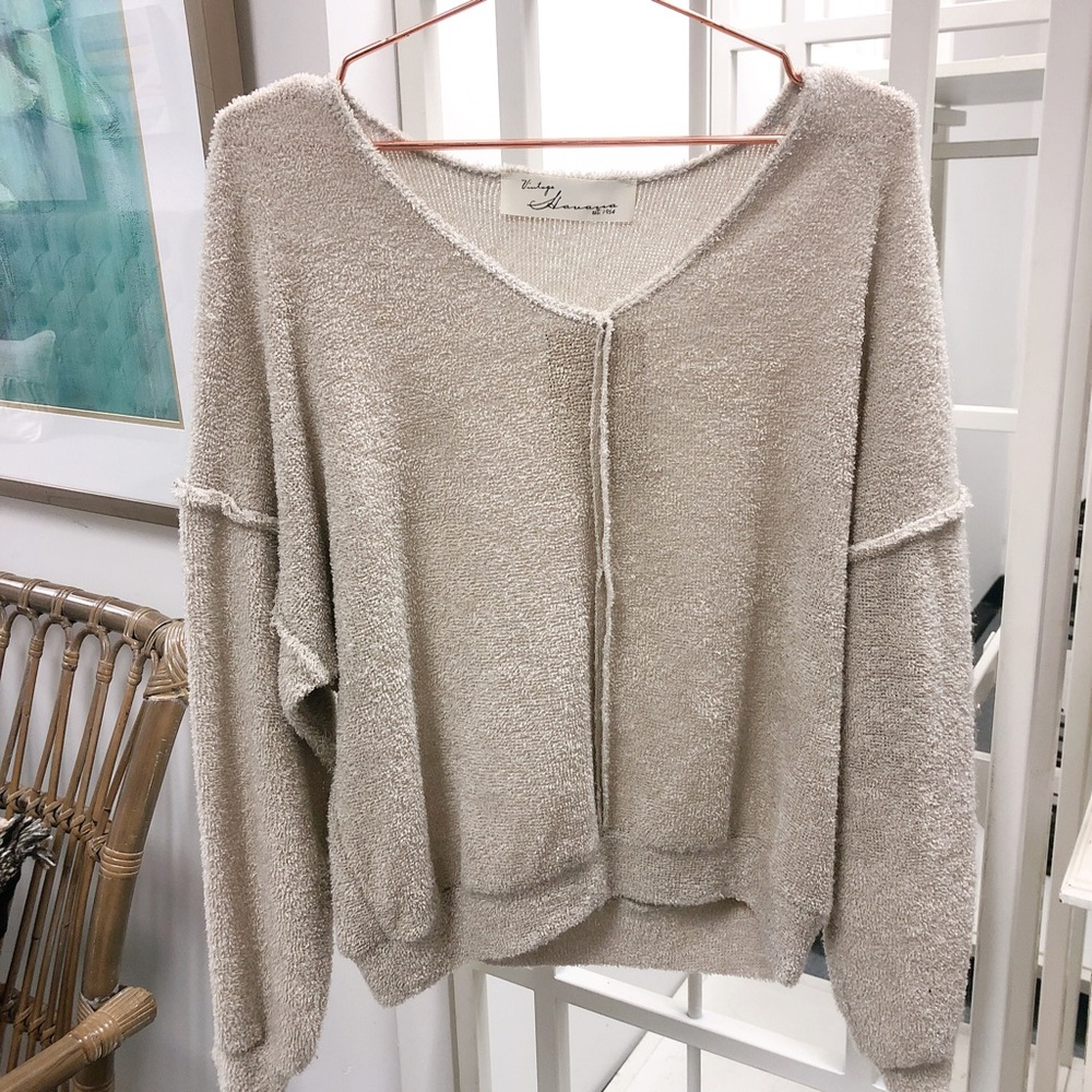 🆕 Warm Oatmeal Sweater! So cute!